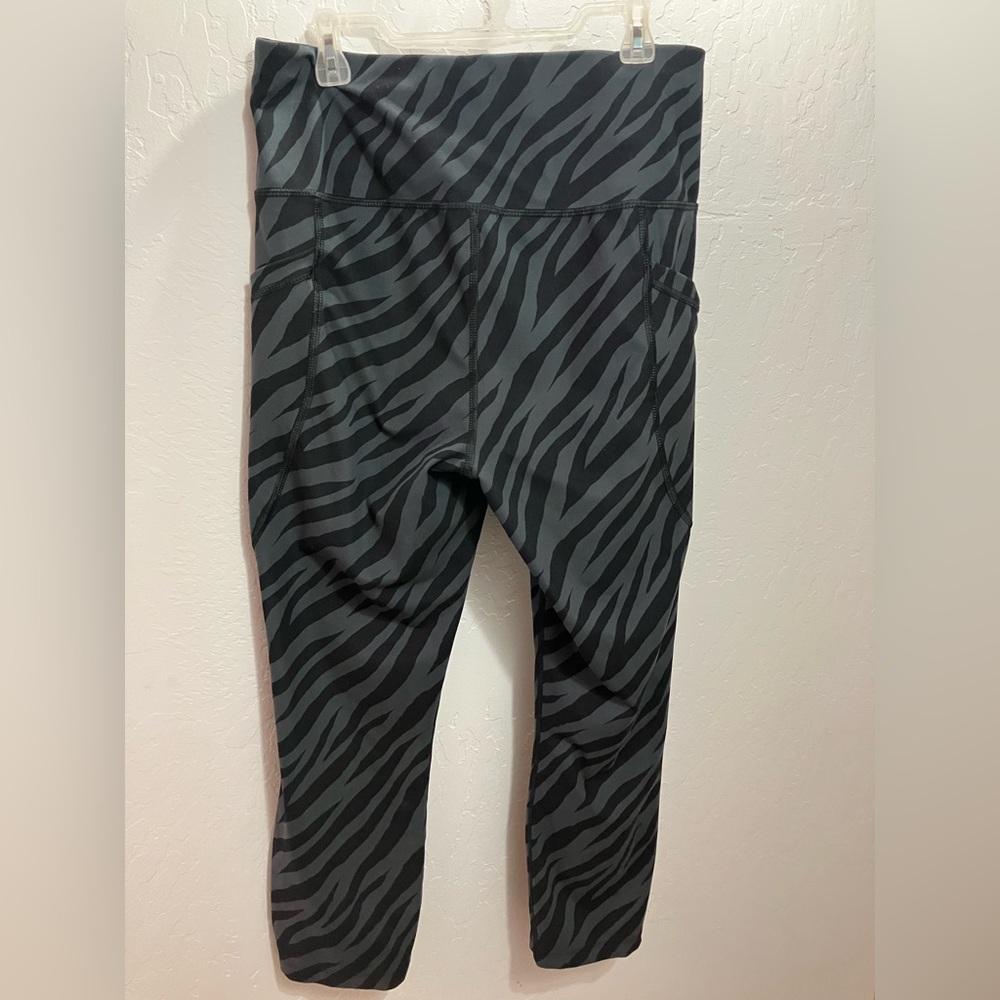 Avia 3/4 Capris Never Worn Women’s Medium
